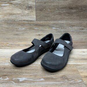 Clarks Clousteppers Sillian Bella Gray Mary Jane Flat Women's Size 11